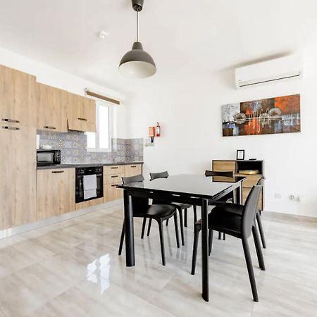 F12 Room 2, Private Room Two Single Beds Privated Bathroom In Shared Flat Msida Εξωτερικό φωτογραφία