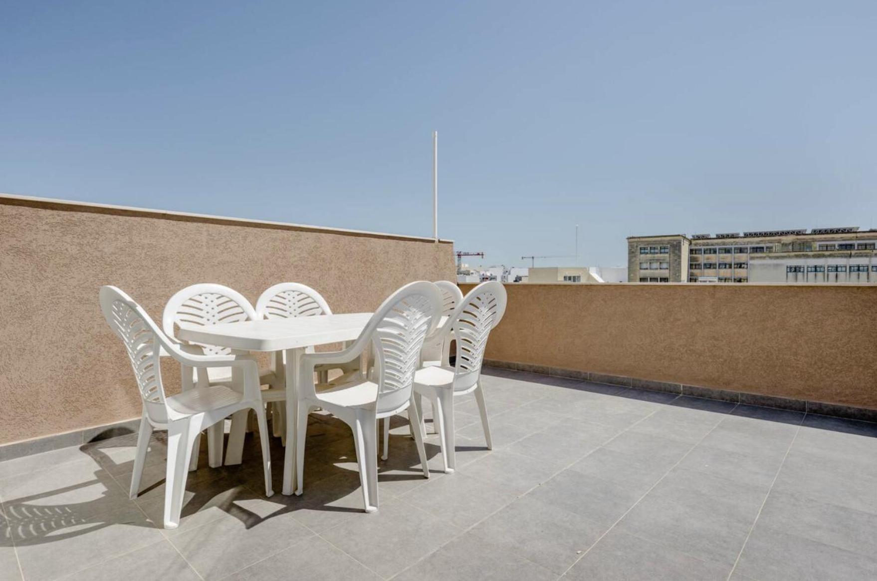 F12 Room 2, Private Room Two Single Beds Privated Bathroom In Shared Flat Msida Εξωτερικό φωτογραφία