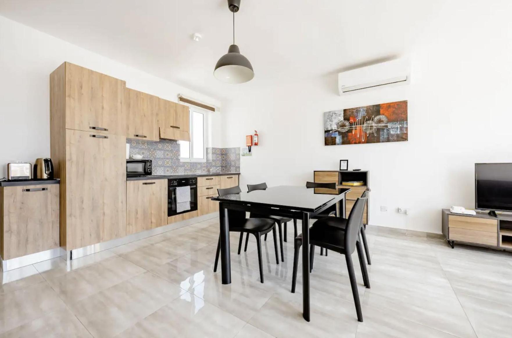 F12 Room 2, Private Room Two Single Beds Privated Bathroom In Shared Flat Msida Εξωτερικό φωτογραφία